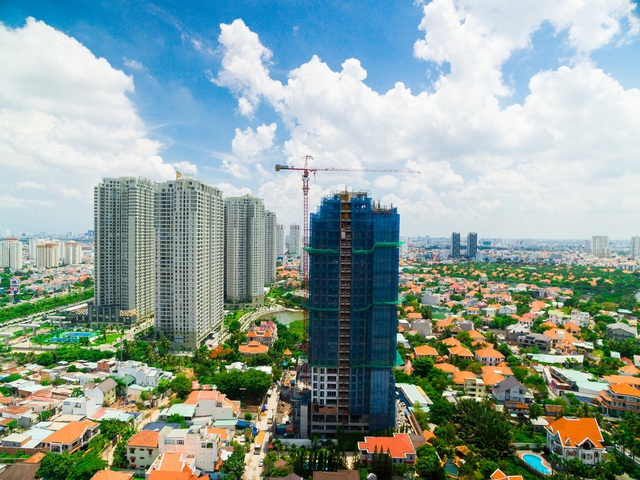 Chiều ngày 03/08, TTCP Phạm Minh Chính đã chủ trì hội nghị trực tuyến đánh giá kết quả thực hiện Nghị quyết 33/NQ-CP và đề xuất các giải pháp tháo gỡ khó khăn, vướng mắc cho thị trường bất động sản (BĐS). Đây là hội nghị lớn thứ 2 trong năm (sau hội nghị tháng 2.2023) nhằm tìm giải pháp gỡ khó BĐS.